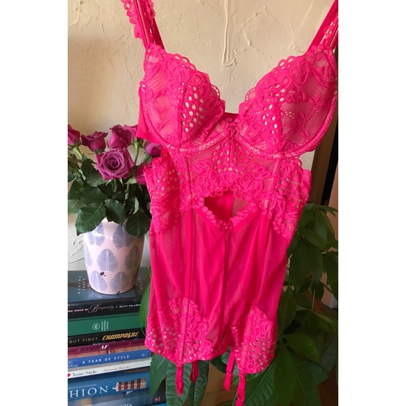 💞Victoria’s Secret, Hot Pink Lacey Corset/Negligee💞 Circa mid 2010’s, Size 34 C - Picture 11 of 16